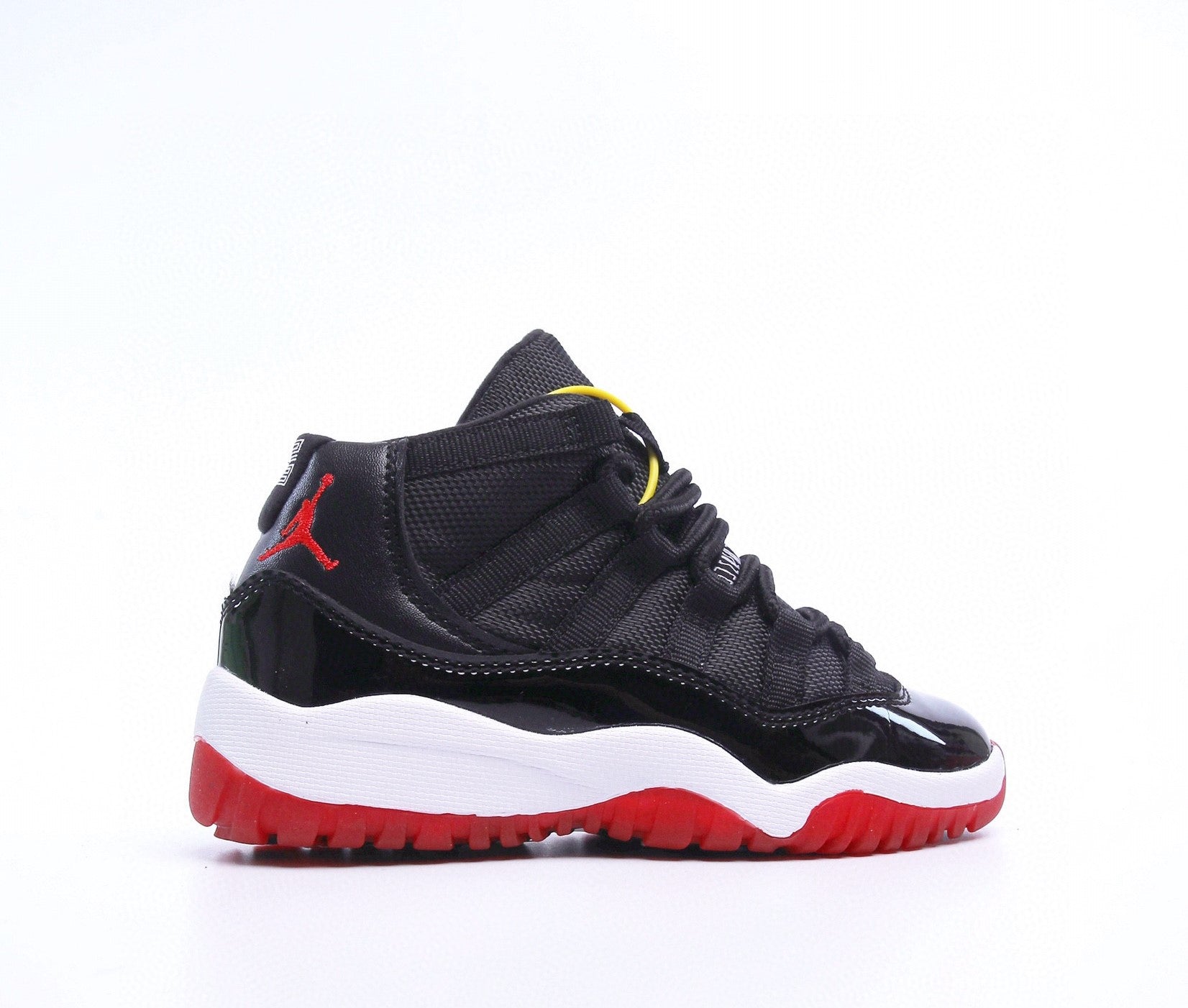 Sneaker in Black & Red