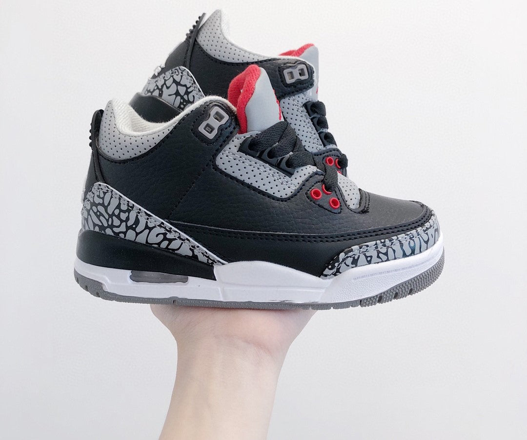 Sneaker in Black & Grey