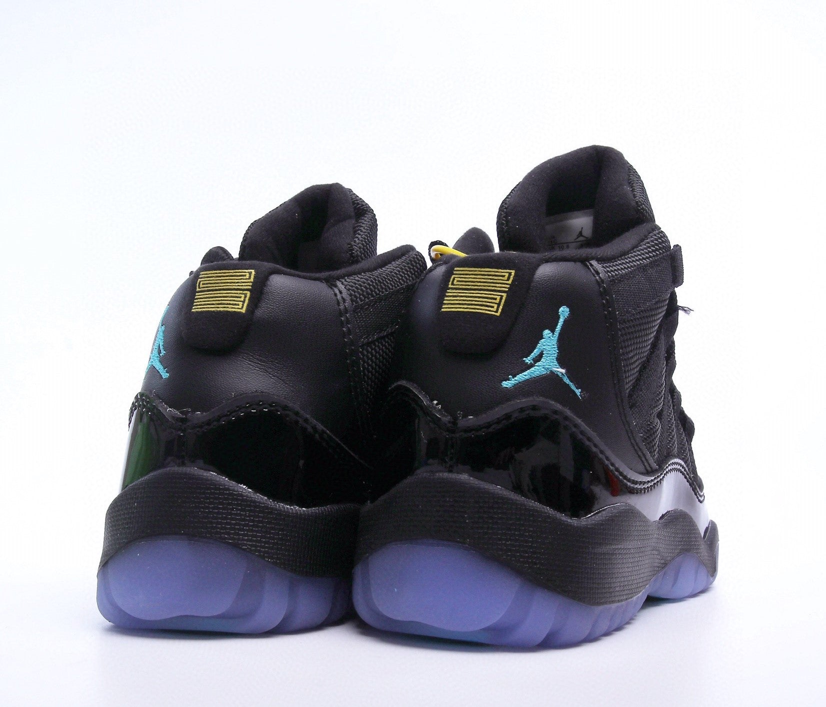 Sneaker in Black & Blue