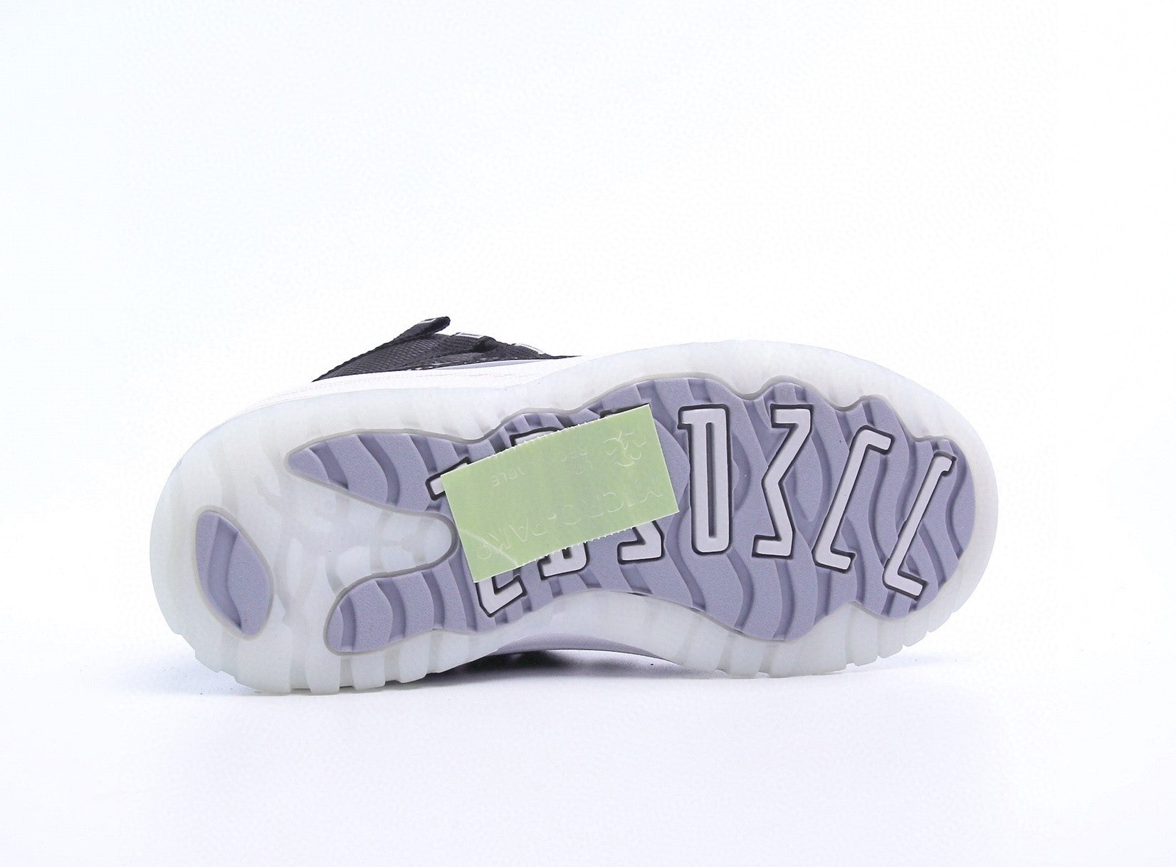 Sneaker in Black & White