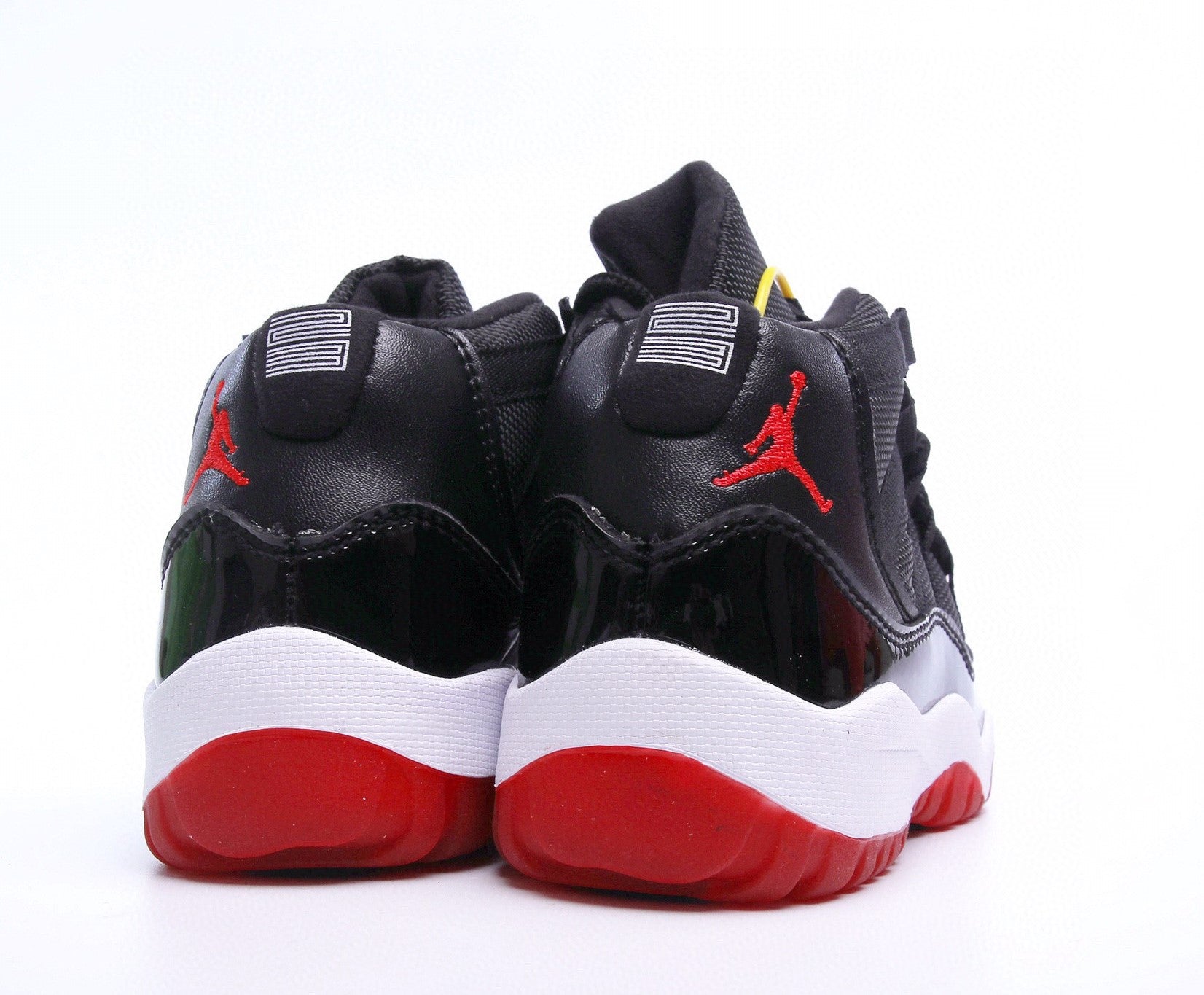 Sneaker in Black & Red