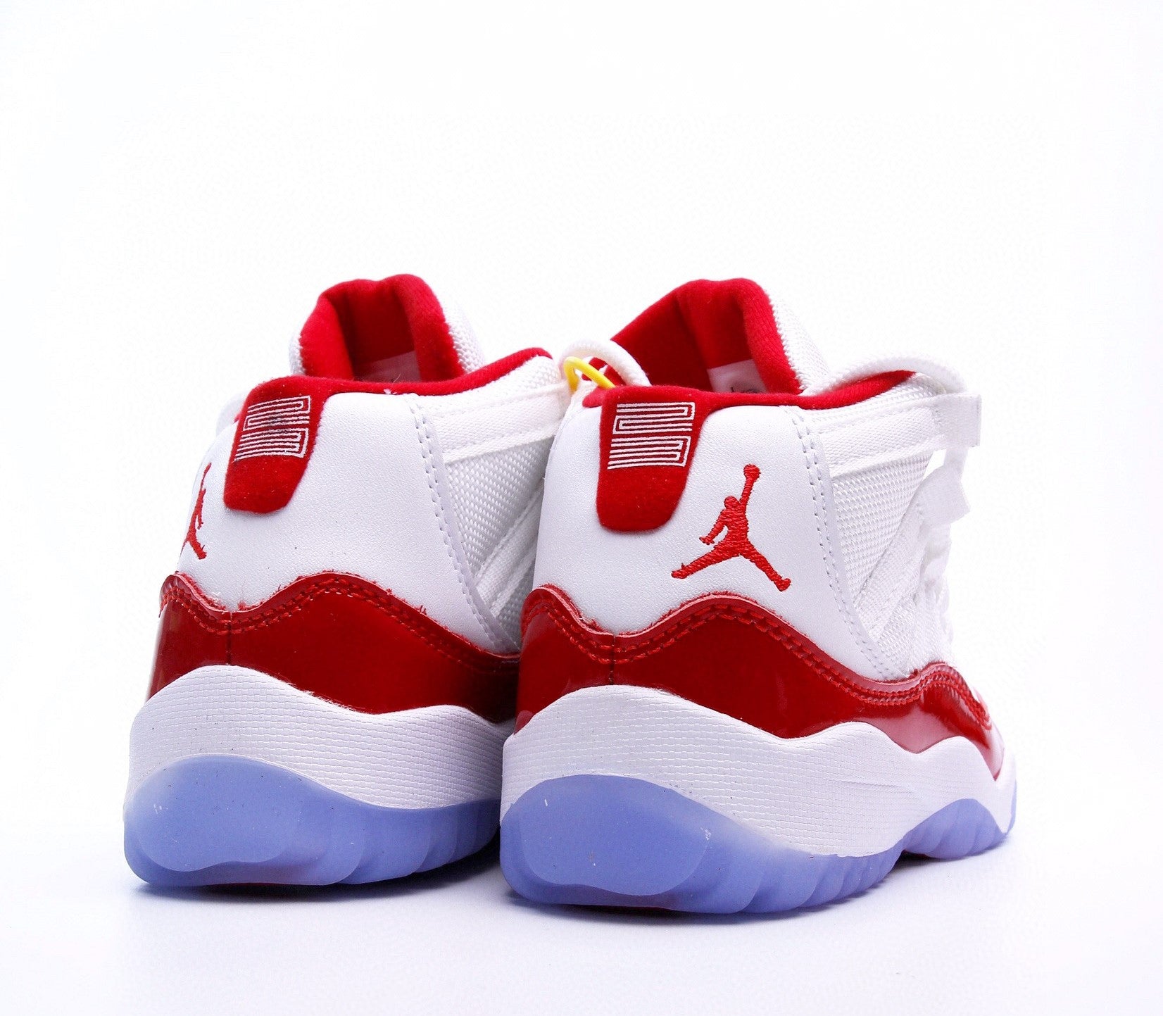 Sneaker in White & Red