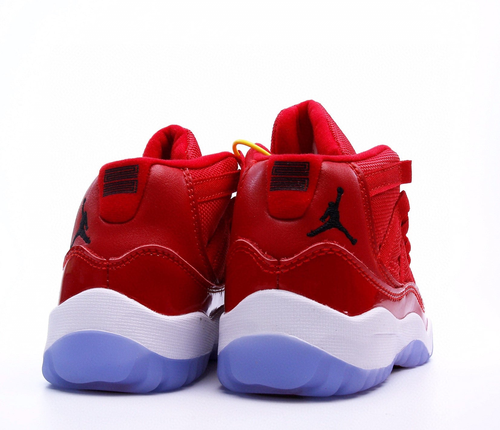 Sneaker in White & Red