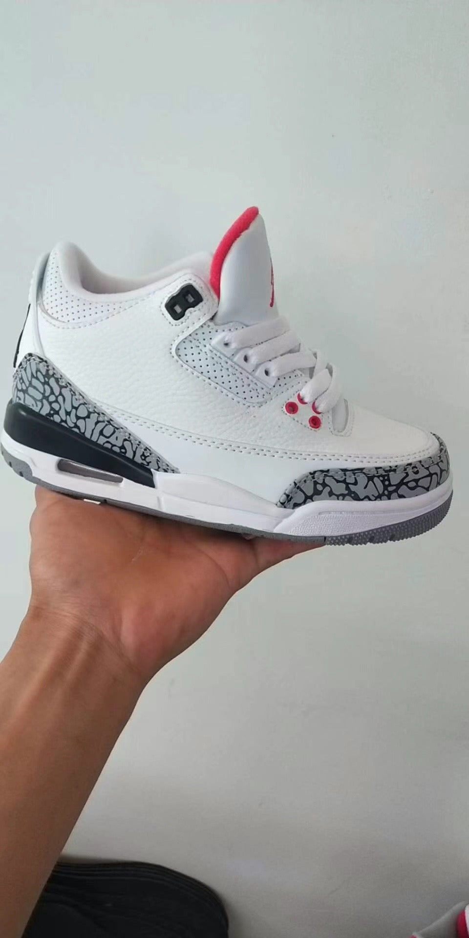 Sneaker in White & Grey