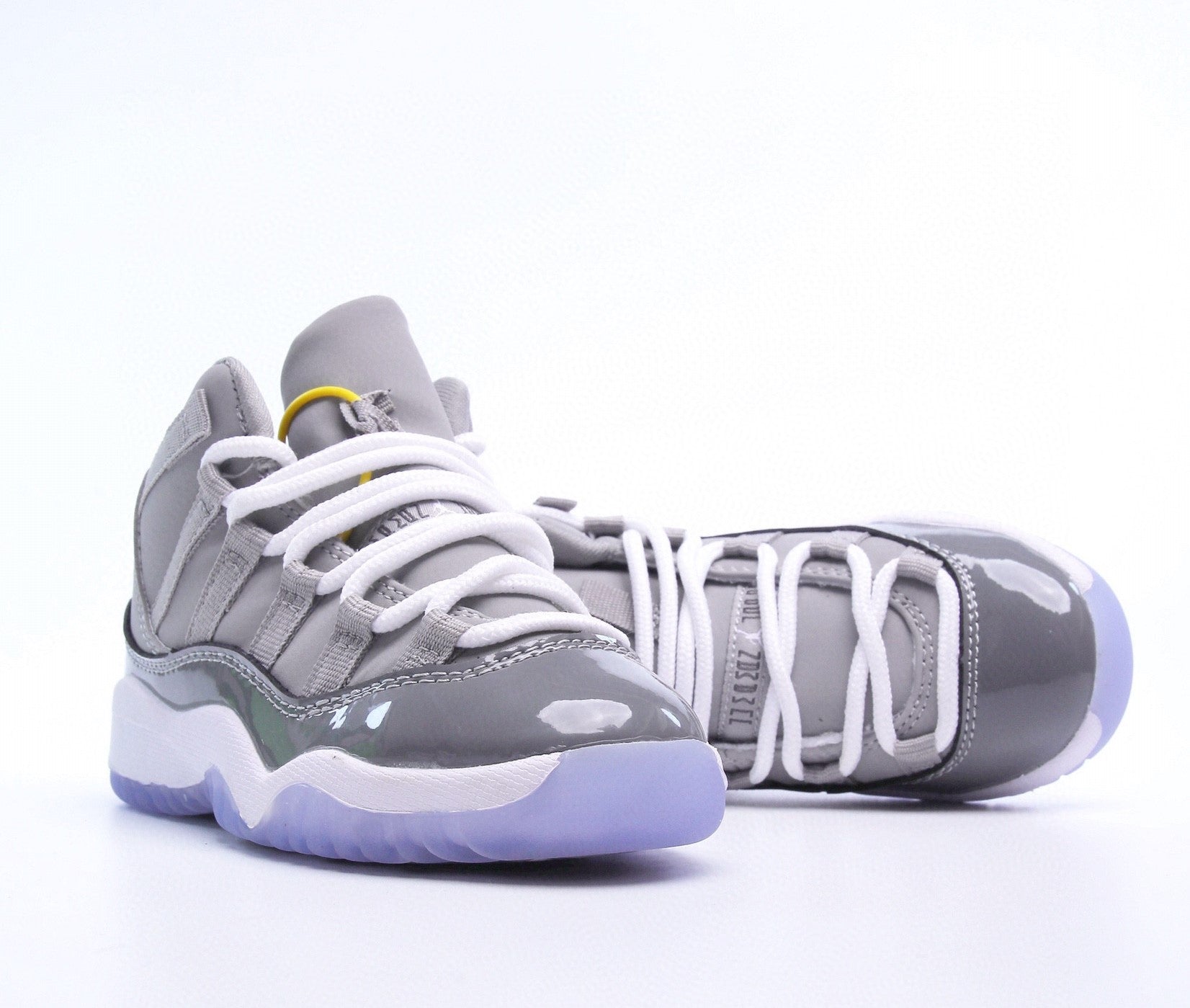 Sneaker in Grey & White