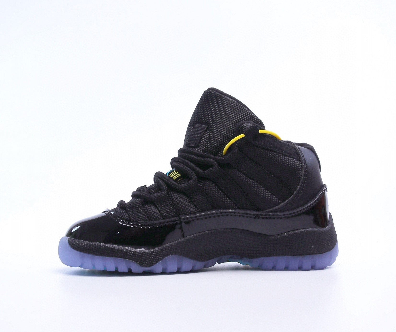 Sneaker in Black & Blue