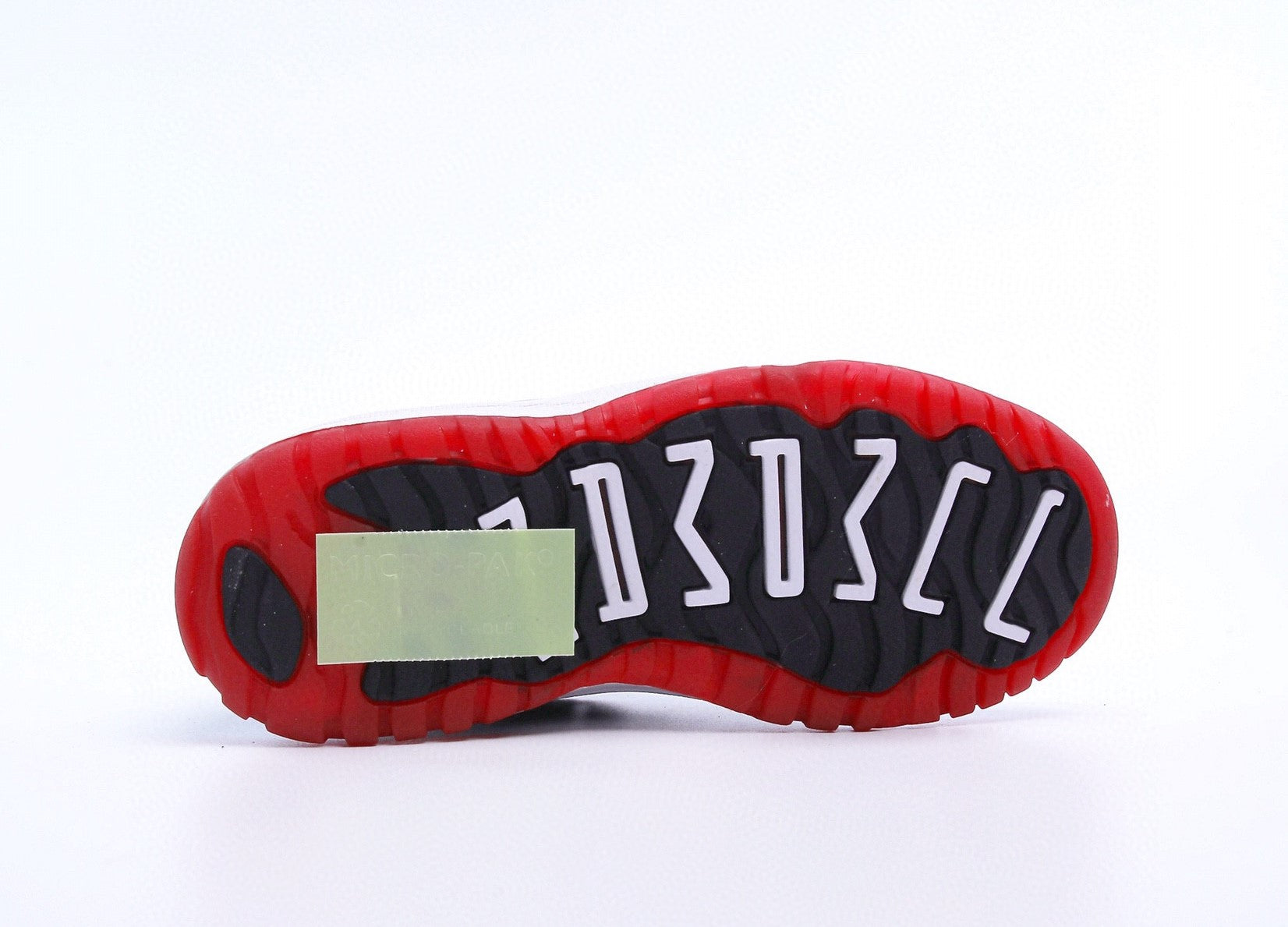 Sneaker in Black & Red